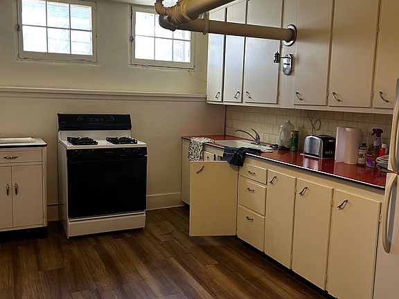 2nd image of 1321 Wood Ave #4