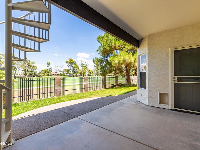 2322 S Rogers Cir #18 — Photo 33