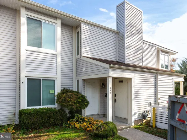 352 Hawthorne St, Marlton, NJ 08053