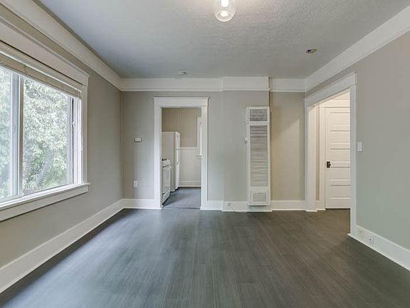 4th image of 7437 N Saint Louis Ave #9