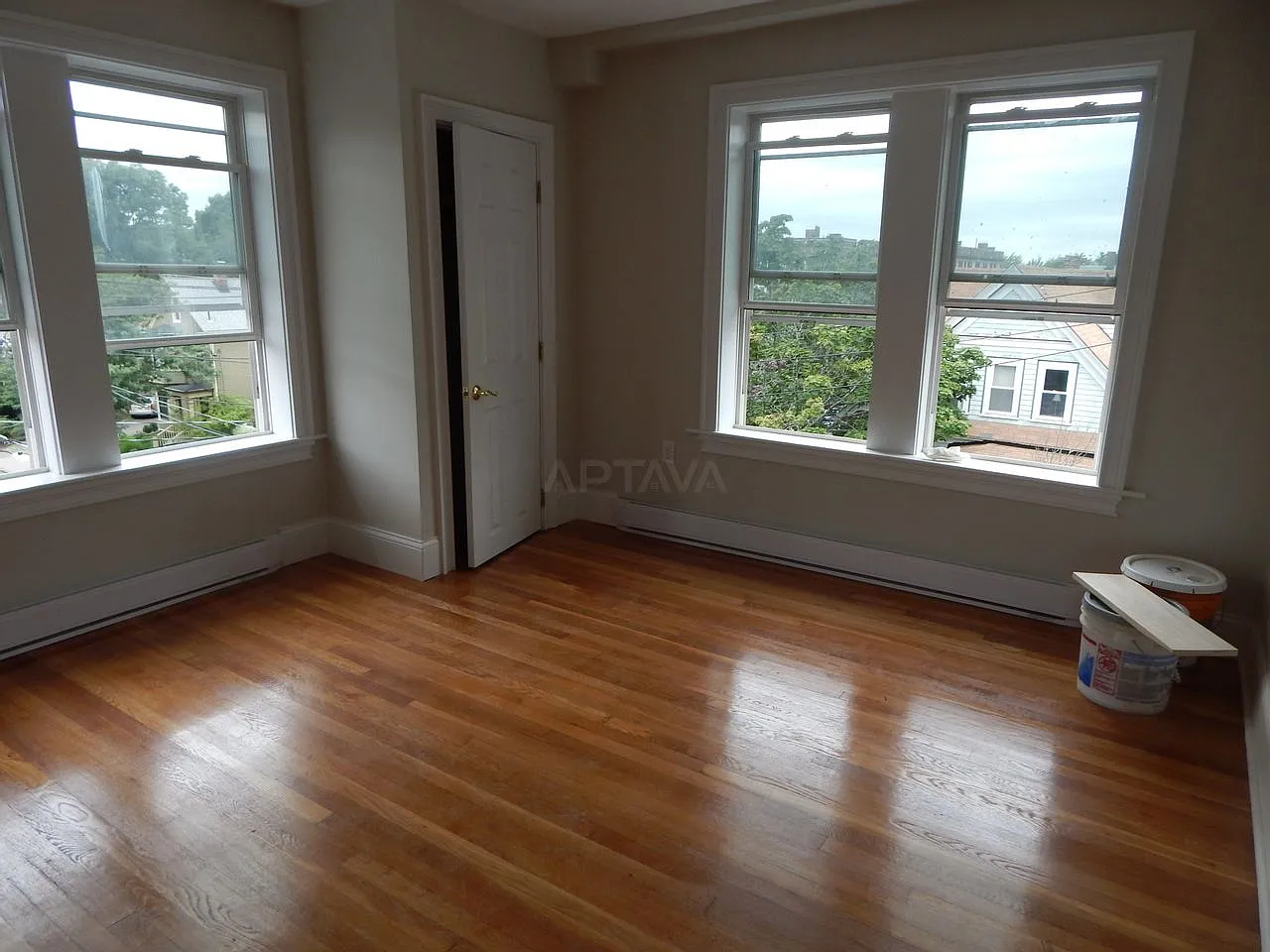Davis Square area, 2 bedroom, 1 bathroom apartment — Photo 3