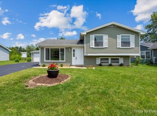 212 Lafayette Dr, Bolingbrook, IL 60440