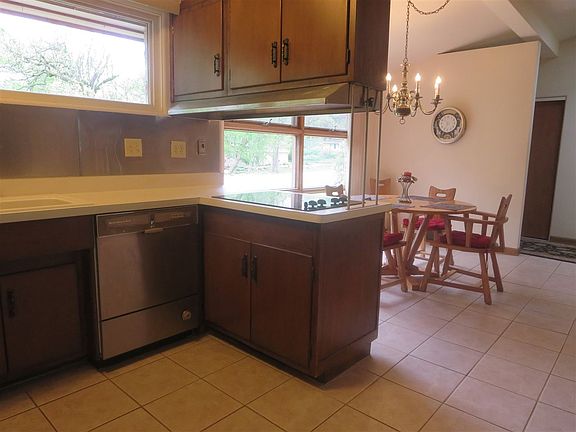 4th image of 13 Johns Woods Dr