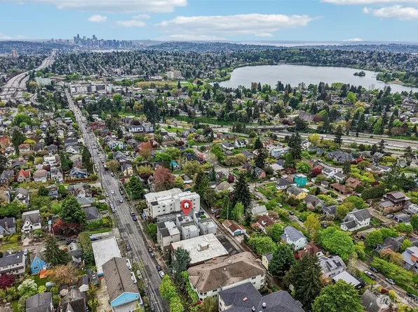 8297 5th Avenue NE, Seattle, WA 98115