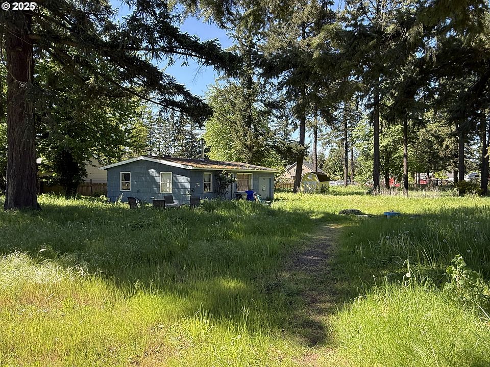 2nd image of 8615 SE Clatsop St