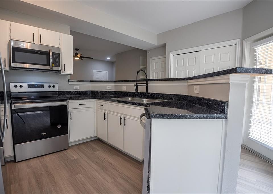 1st image of 2320 Gracy Farms Ln APT 611