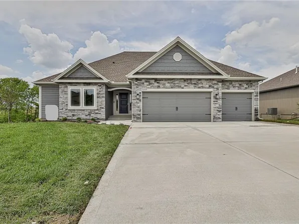 10135 N Winchester Ave, Kansas City, MO 64156