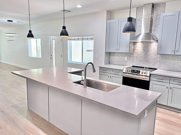 5th image of 1025 E Medlock Dr #2