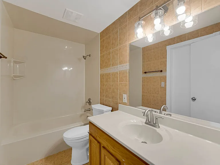 451 Yorkshire Sq #1 — Photo 7