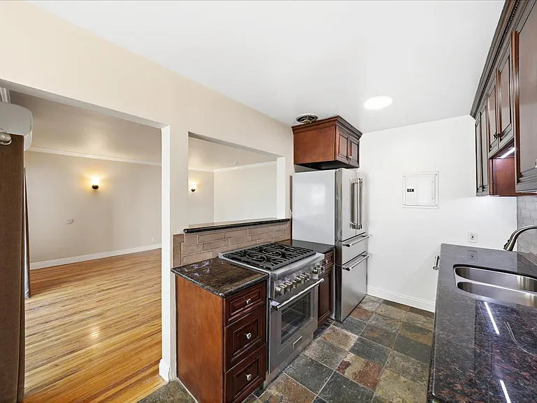 11719 Mayfield Ave #1 — Photo 8