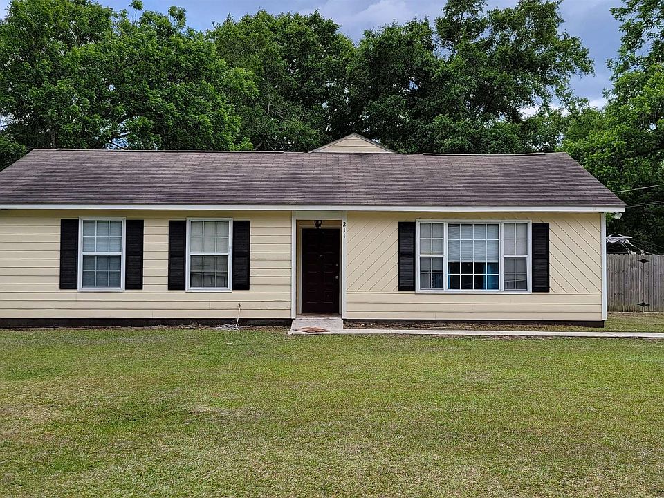 211 Plum St, Dublin, GA 31021 Zillow