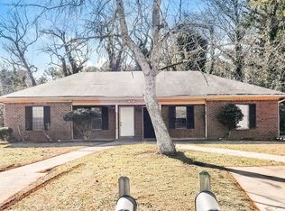 318 Freeport Dr, Lawrenceville, GA