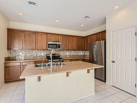 3rd image of 10558 Cliff Lake St
