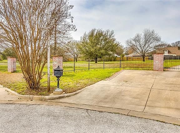2nd image of 3910 Blue Feather Ct