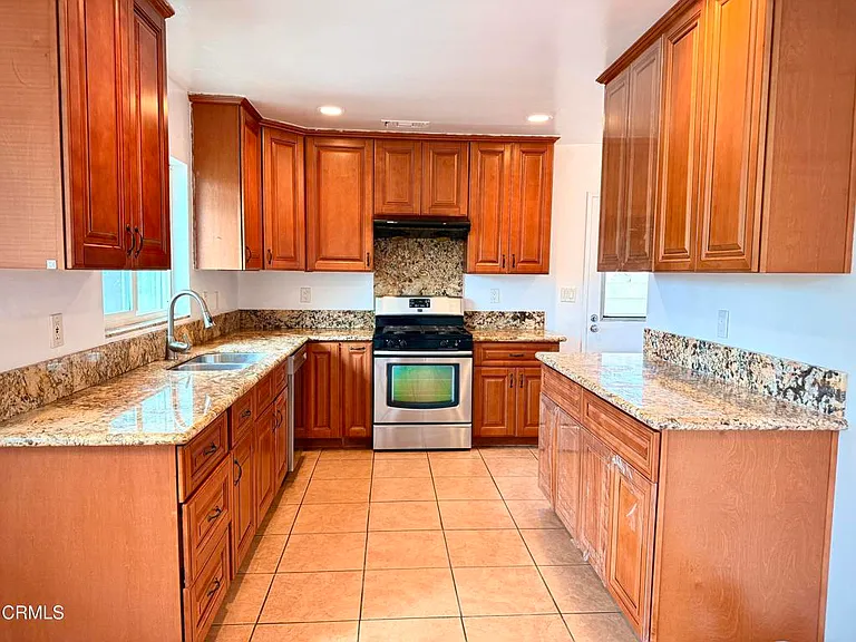 1126 Louise Ave — Photo 15