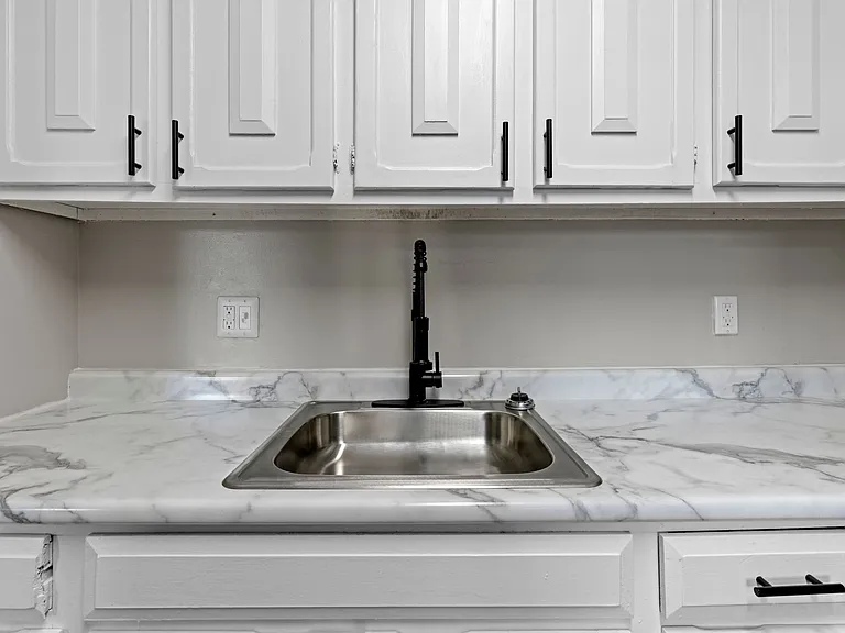 The Cedars Apartment Homes — Photo 8