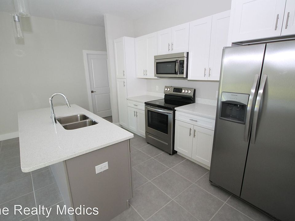 1st image of 239 Elm Ct