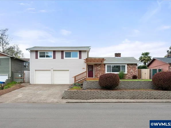 825 Ventura St N, Keizer, OR 97303