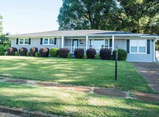 303 W Michigan Ave, Muscle Shoals, AL 35661