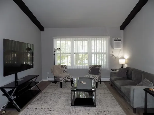 715 28th Ave SW APT 2, Minot, ND 58701