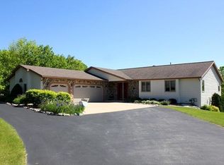 4863 Bunker Hill Ct, Colgate, WI 53017