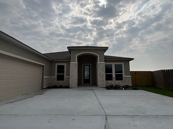 2nd image of 143 Bismarck Palm Cir