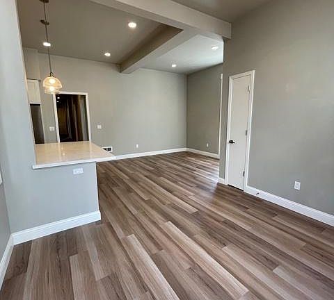 5th image of 896 22nd St