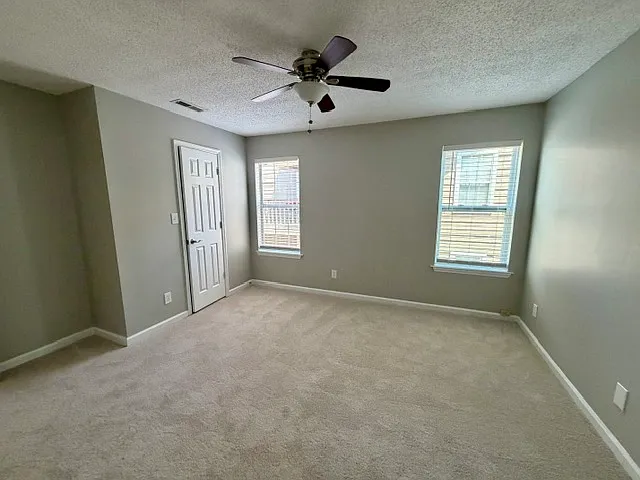 309 Waters Edge Ln — Photo 8