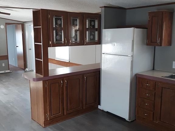 5th image of 111 Fernwood Dr