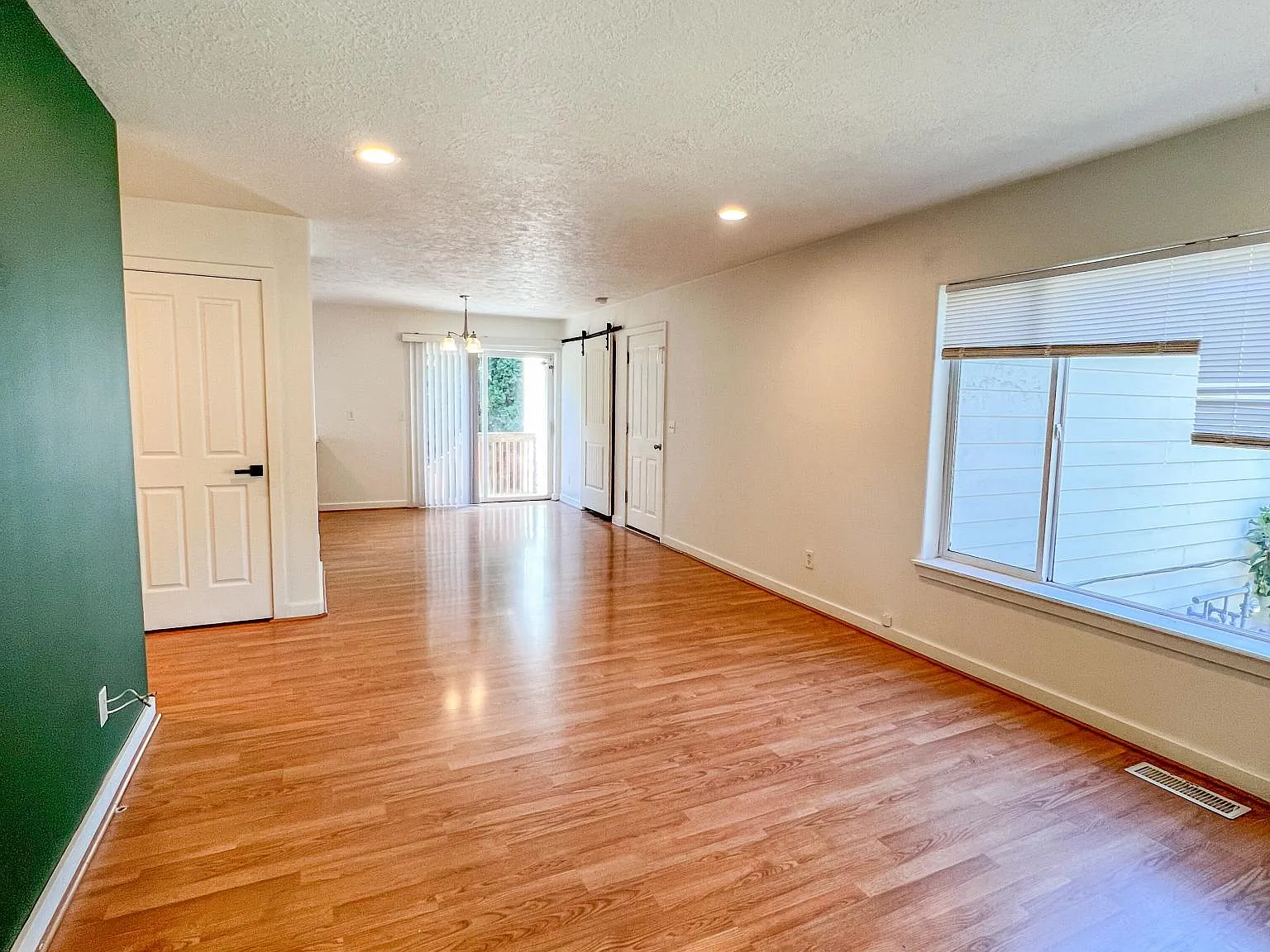 SE 153rd Ave, Portland — Photo 1