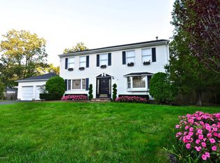158 Mountain View Dr, Lakewood, NJ 08701