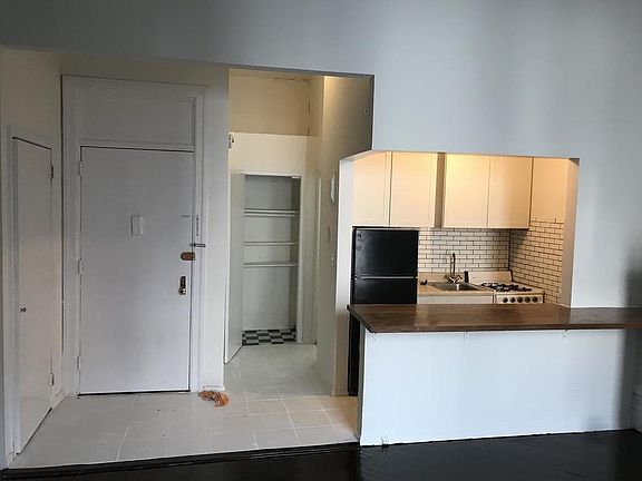 2nd image of 23 W 87th St APT 3R