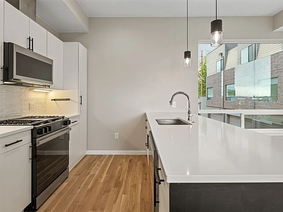 5th image of 3939 Inca St