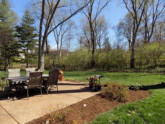 Fantastic level backyard with New fence and lovely patio!