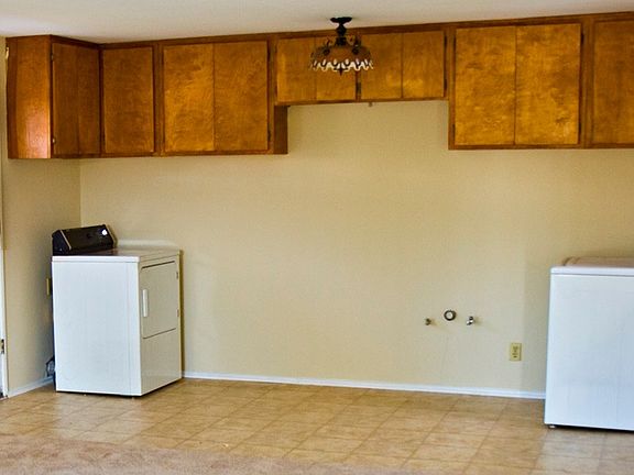 4th image of 8611 Amy Ave