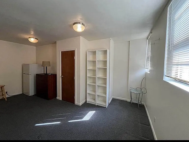 30-64 21st St #1R — Photo 4