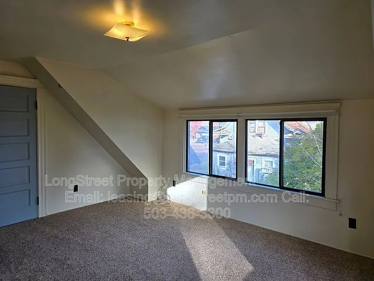 1052 SW Western Blvd #UPPER — Photo 8