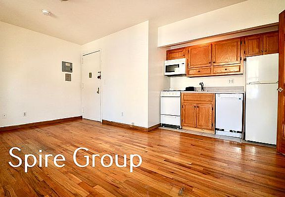 2nd image of 646 10th Ave APT 1A