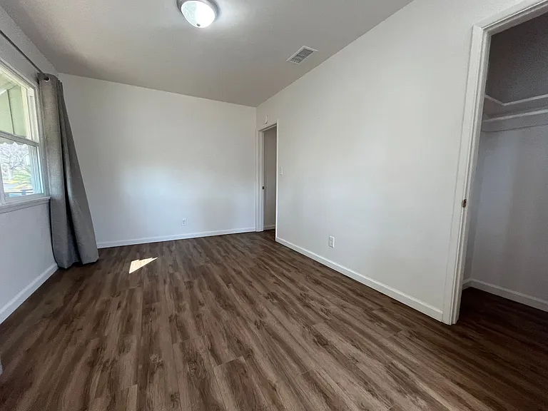 1086 Palm Ave — Photo 12