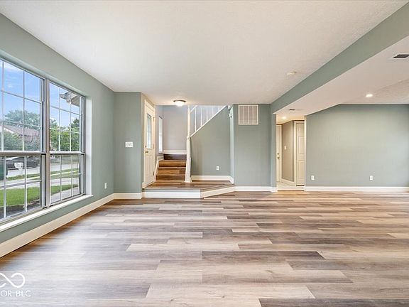 3rd image of 7656 Camberwood Dr