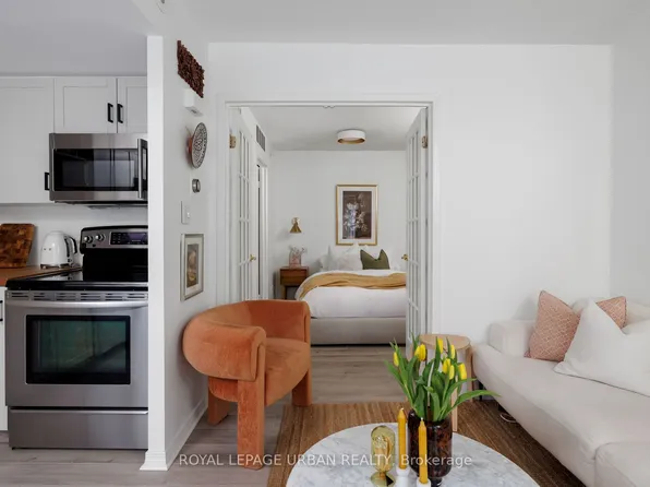 30 Western Battery Rd #315, Toronto, ON M6K 3N9