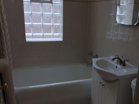 4th image of 8149 S Maryland Ave #2D