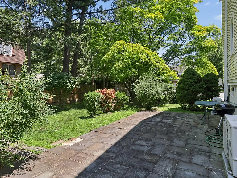 81 Cortlandt Pl — Photo 26