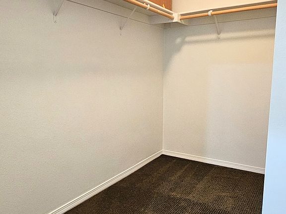 Bedroom 1 Walk-in Closet