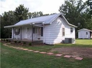 2587 Old Blacktop Rd, Mc Ewen, TN 37101