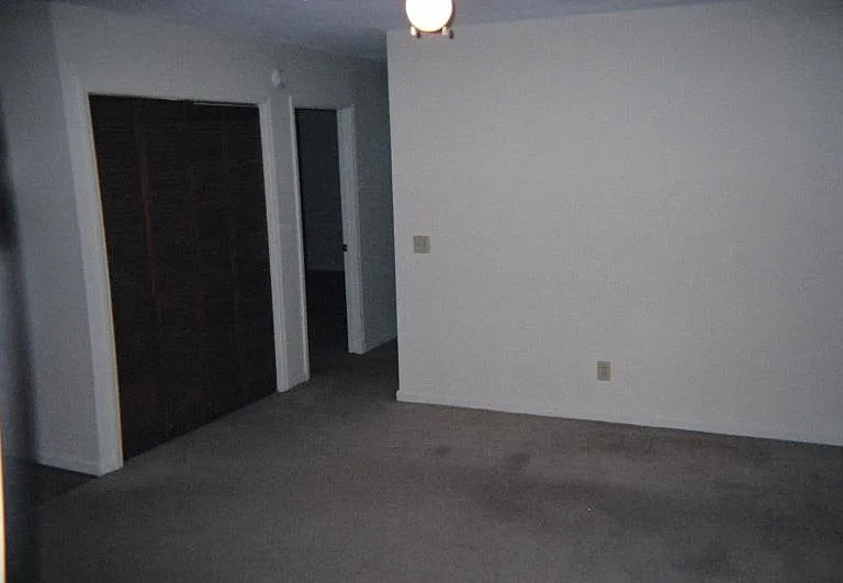 Dogwood Dr — Photo 3