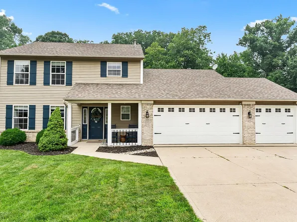 323 Lightning Wood Ct, Fort Wayne, IN 46804