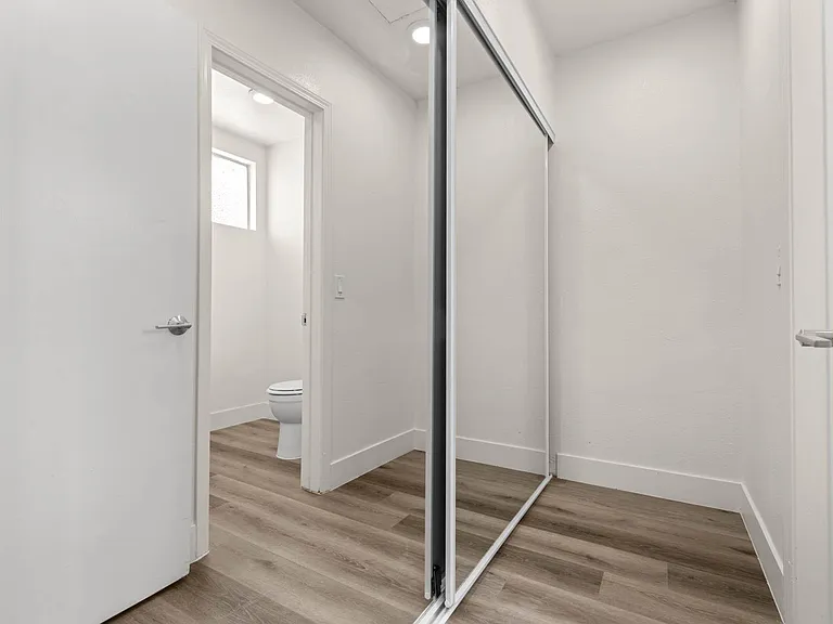 4764 Forman Ave. — Photo 9