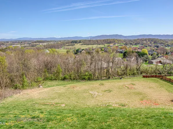 125 Simmons Rdg, Johnson City, TN 37604