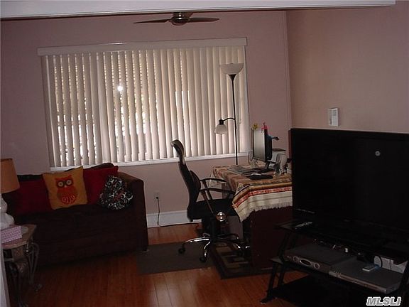 3rd image of 9029 184th Pl